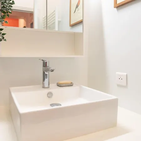 Renovated - Near Sacre-coeur *